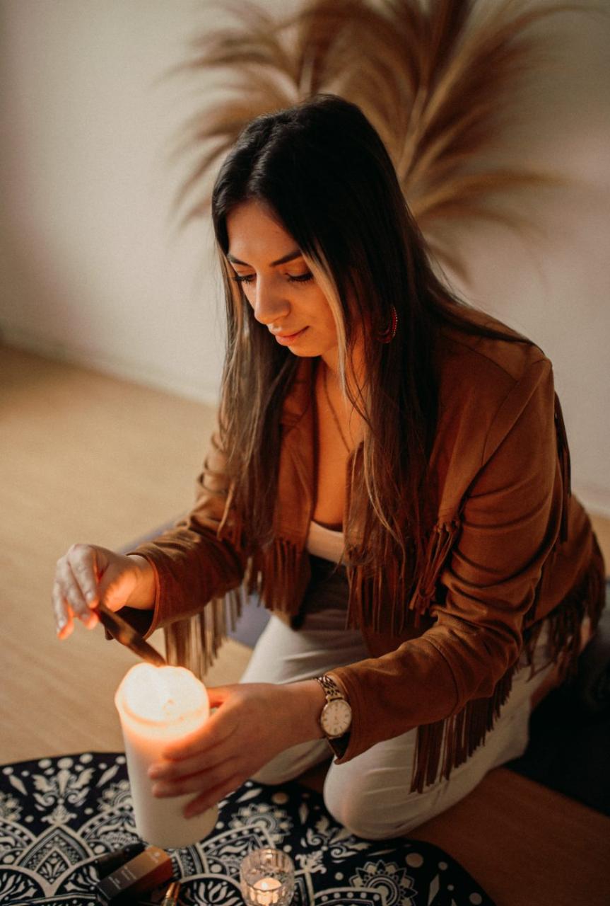 Maria im Kerzenritual